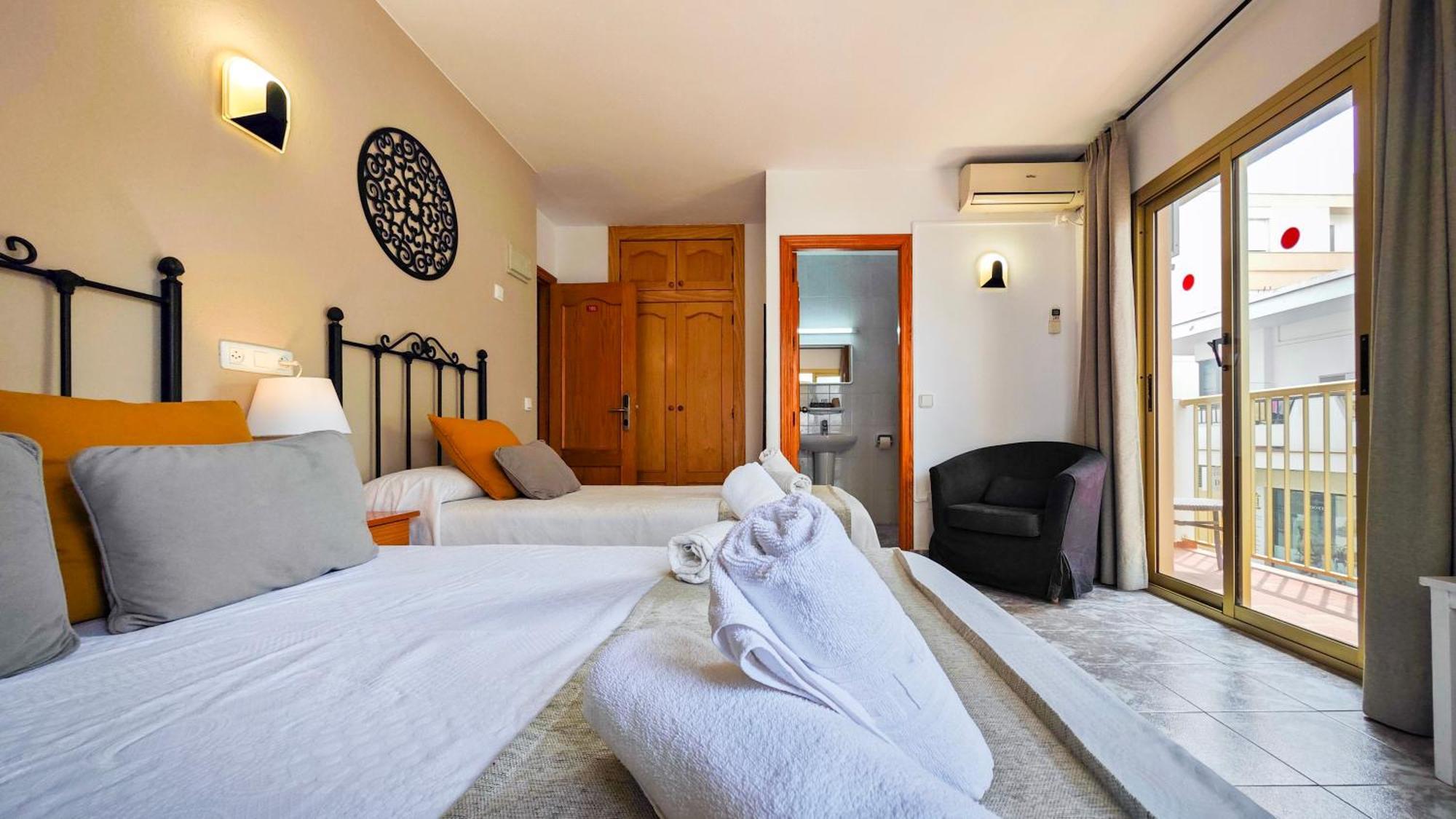 Hostal Dinamarca San Antonio  Exteriér fotografie