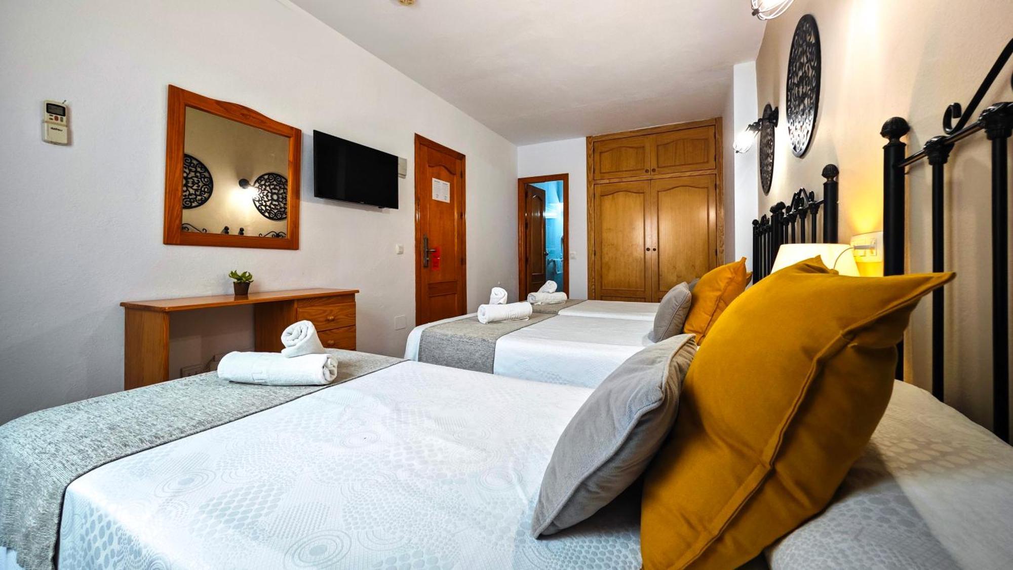 Hostal Dinamarca San Antonio  Exteriér fotografie